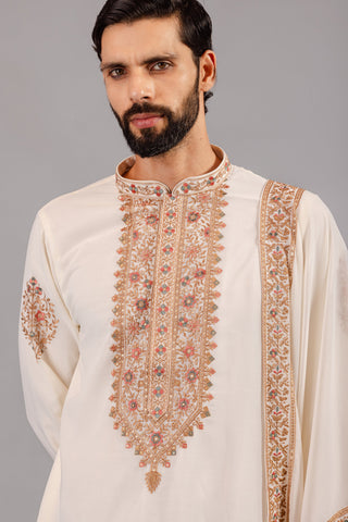 ARYA BABBAR IN Chaar Kadam Cream Kurta Set