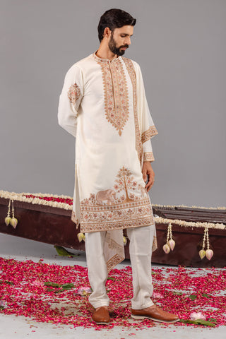 ARYA BABBAR IN Chaar Kadam Cream Kurta Set