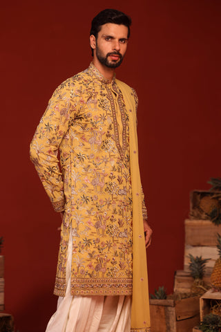 Vardhan Haldi Kurta Set