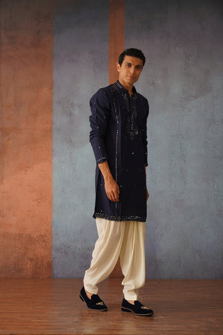 Vivek Dahiya in Navy Blue Mirror Work kurta Set