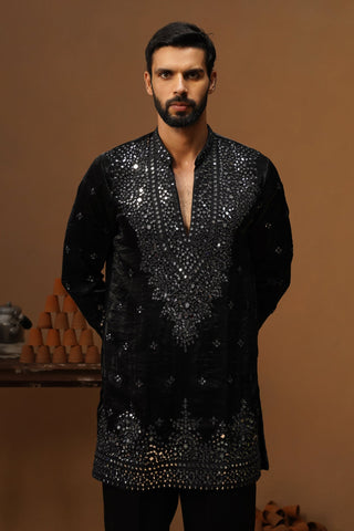 ARYA BLACK V NECK SHORT KURTA SET