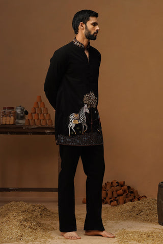 SAATHI BLACK SHORT KURTA SET