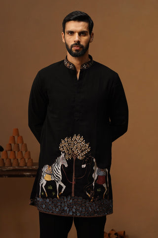 SAATHI BLACK SHORT KURTA SET