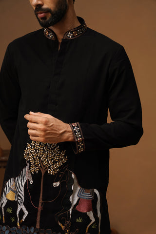 SAATHI BLACK SHORT KURTA SET