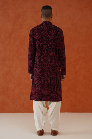 MUNAWAR FARUQUI IN Arjun Wine Kurta Set With Patiyala