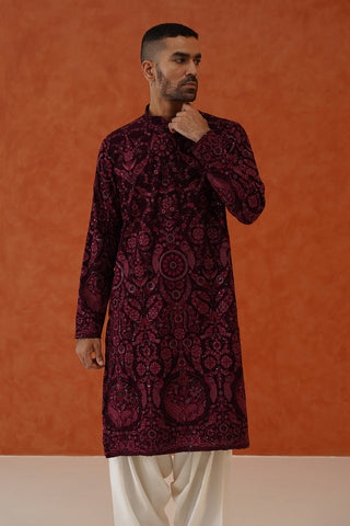 MUNAWAR FARUQUI IN Arjun Wine Kurta Set With Patiyala