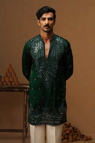 ARYA BOTTLE GREEN  V NECK SHORT KURTA SET