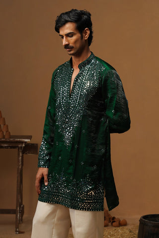 ARYA BOTTLE GREEN  V NECK SHORT KURTA SET