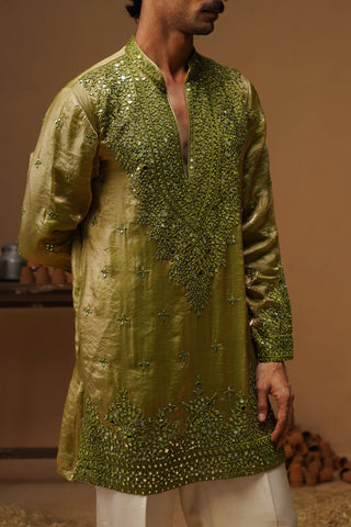 ARYA MEHNDI V NECK SHORT KURTA SET