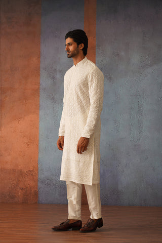 Jay bhanushali in Zohair Off White Embroidered Kurta Set