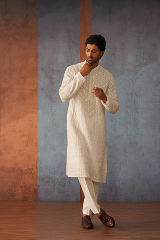 Jay bhanushali in Zohair Off White Embroidered Kurta Set