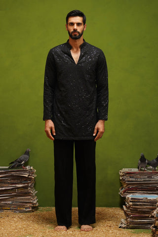 NAQSH BLACK V NECK SHORT KURTA SET