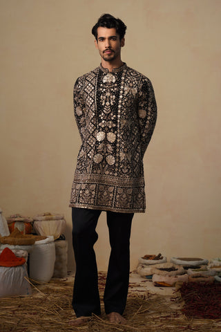 ARJUN BIJLANI IN SANJH CUTDANA BLACK SHORT KURTA SET