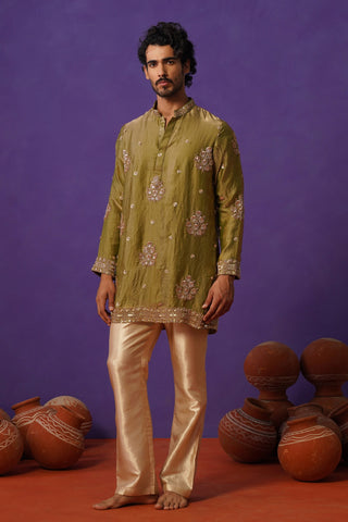 TAJ MEHENDI SHORT KURTA SET