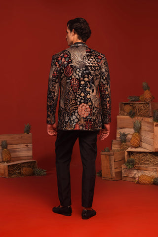 Lakshay Narula in Trilok Black Jodhpuri Set