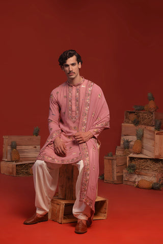 Akshaj Onion Pink Kurta Set