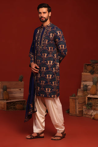 Gaurav Molri in Tanvith Navy Blue Kurta Set