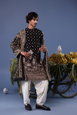 SAMMAR VERMA IN Kayan Black Kurta Set