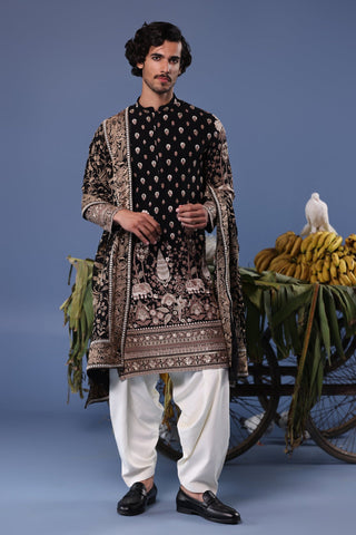 SAMMAR VERMA IN Kayan Black Kurta Set