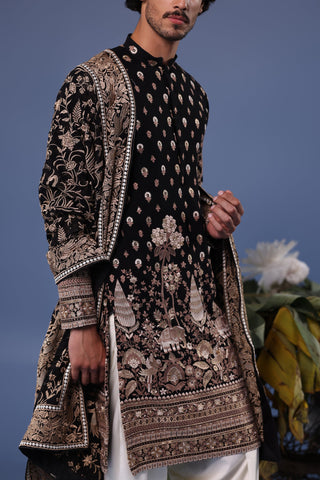 SAMMAR VERMA IN Kayan Black Kurta Set