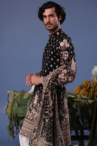 Justin D’Cruz in Kayan Black Kurta Set