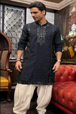 Vivek Dahiya in Navy Blue Mirror Work kurta Set
