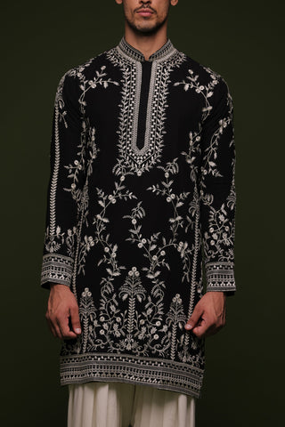 Honey Singh in Aryaman Black Kurta set with patiyala and dupatta